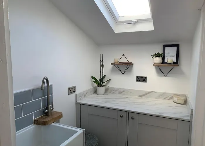 Modern Comfort In بيت للعطل